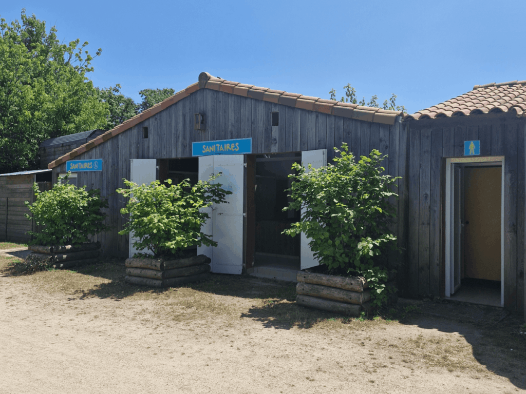 emplacement camping la grand metairie vendee sanitaires