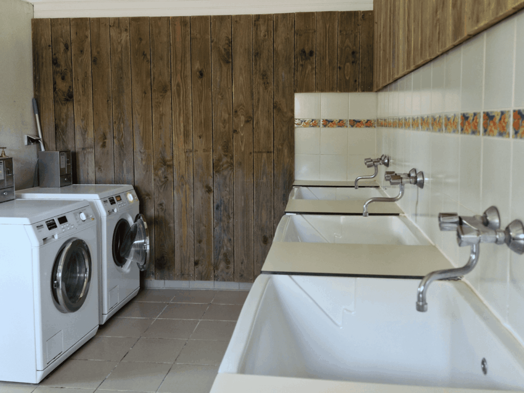 emplacement camping paradis la grand metairie vendee laverie