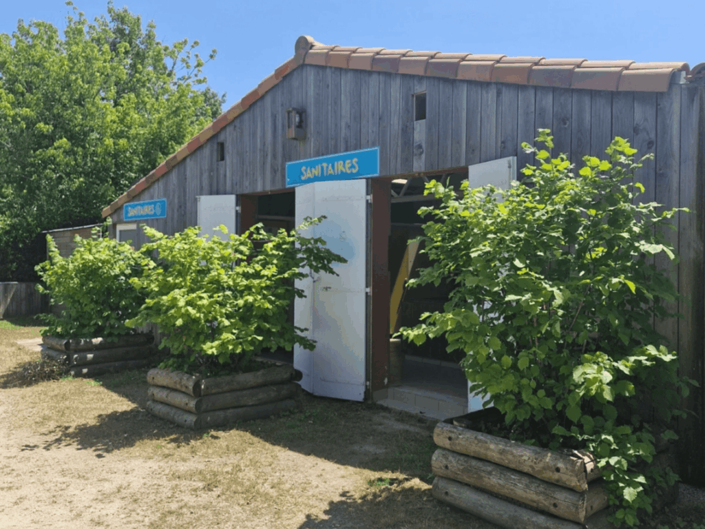 emplacement camping paradis la grand metairie vendee sanitaire